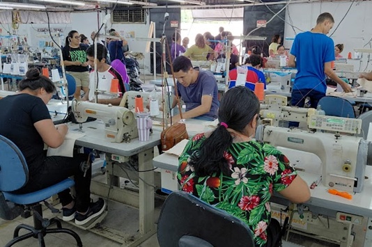 Programa Moda Avante promove qualificação profissional para fortalecer setor de confecção no Maciço de Baturité