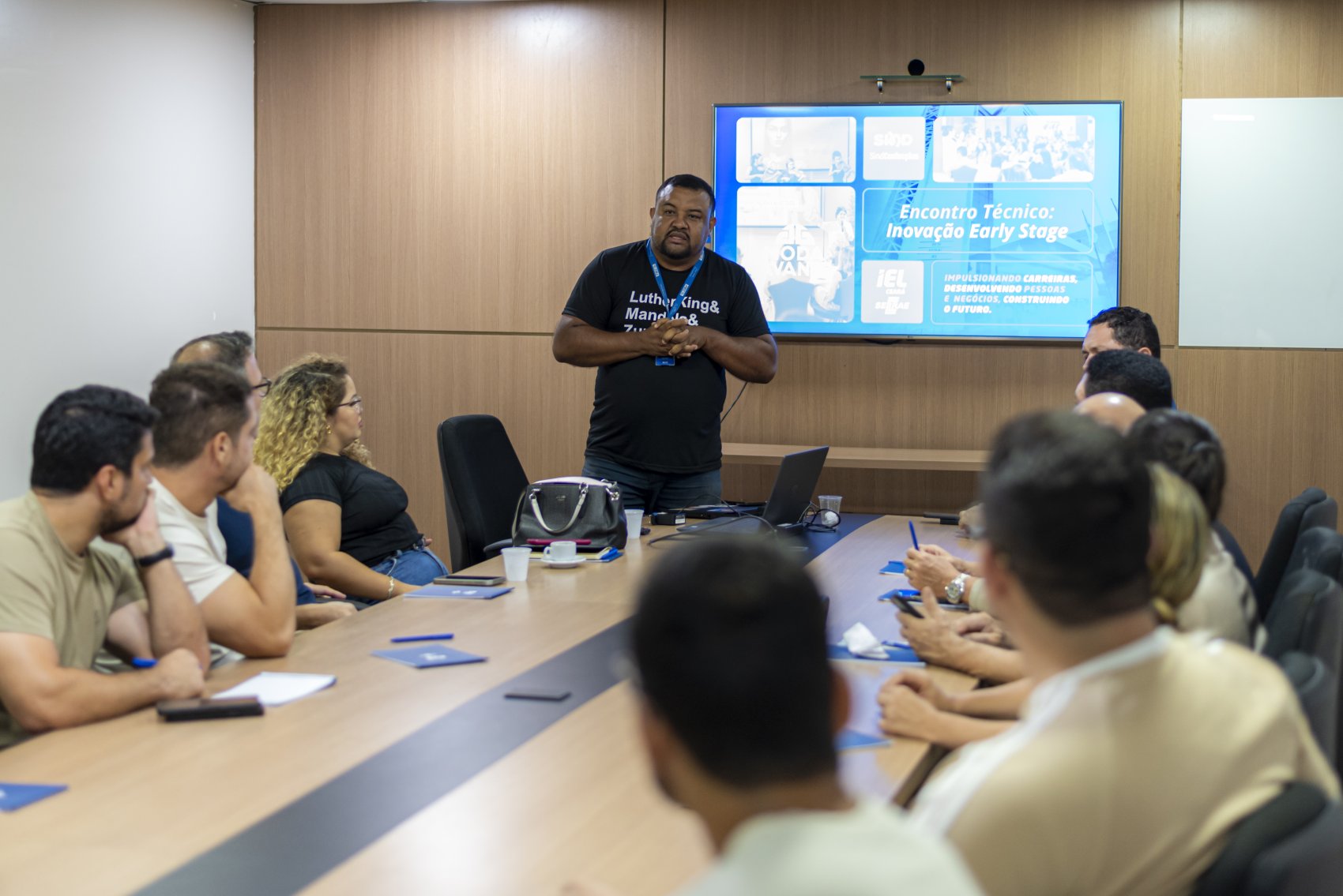 Projeto Moda Avante, uma parceria entre IEL Ceará, Sebrae, Sindroupas e Sindconfecções, realiza encontro técnico com empresas do setor de moda cearense